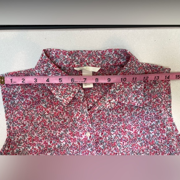 H & M sleeves blouse size 6 with collar. - Picture 6 of 7